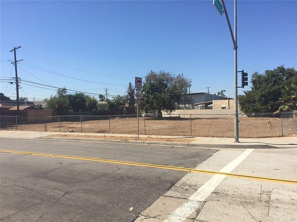 2nd image of 4556 Floral Dr