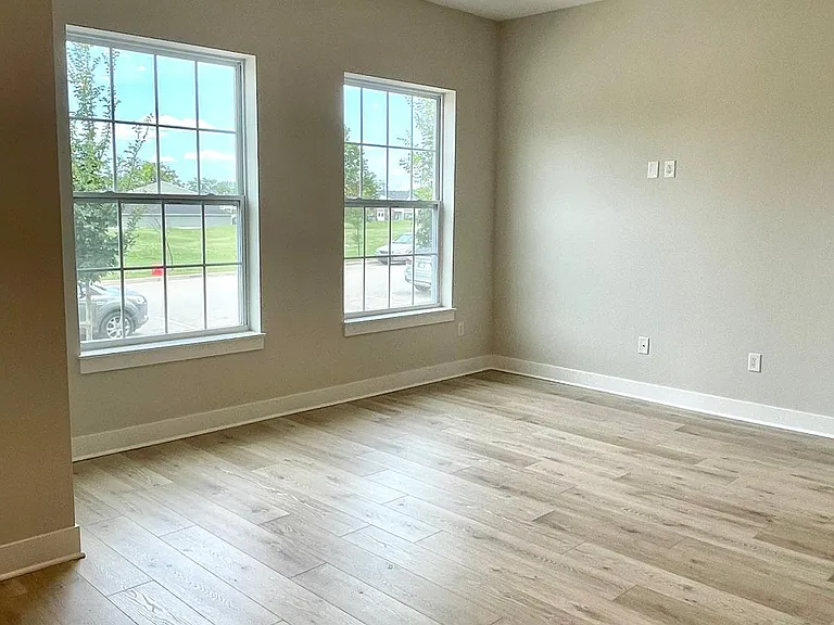 736 Kinzer Ave — Photo 4