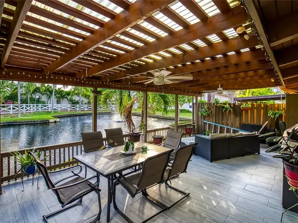 2669 S Parkview Dr, Hallandale, FL 33009