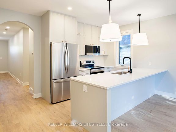 4th image of 121 Cathcart St #B