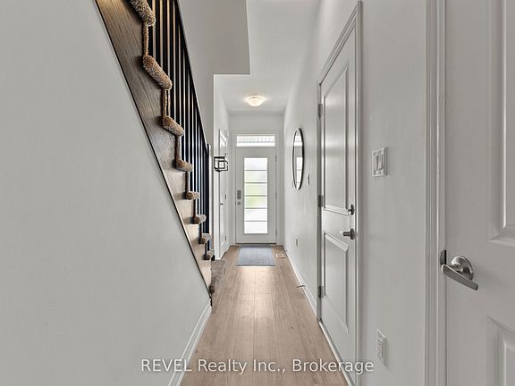 3rd image of 3954 Crown St