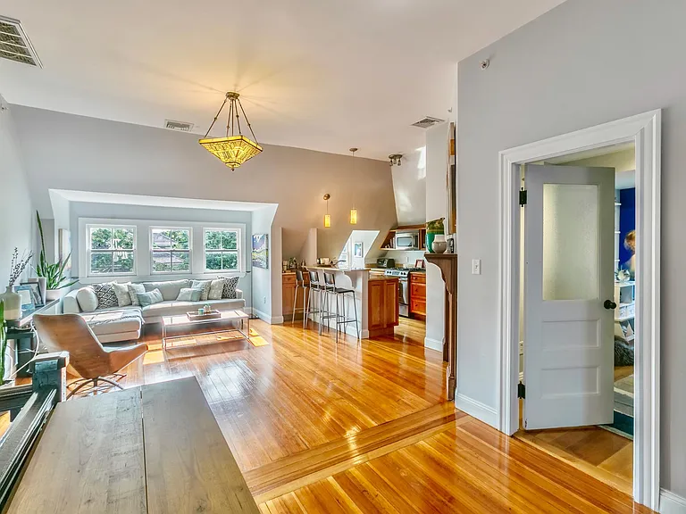 26 Adams St #4 — Photo 6