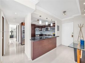 1623 Collins Ave