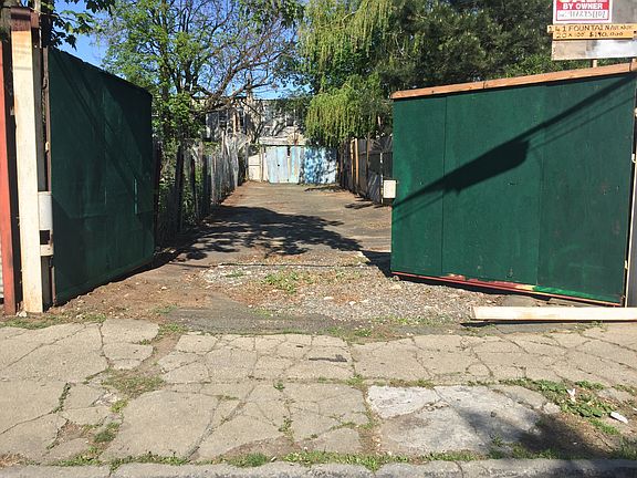 3rd image of 141 Fountain Ave