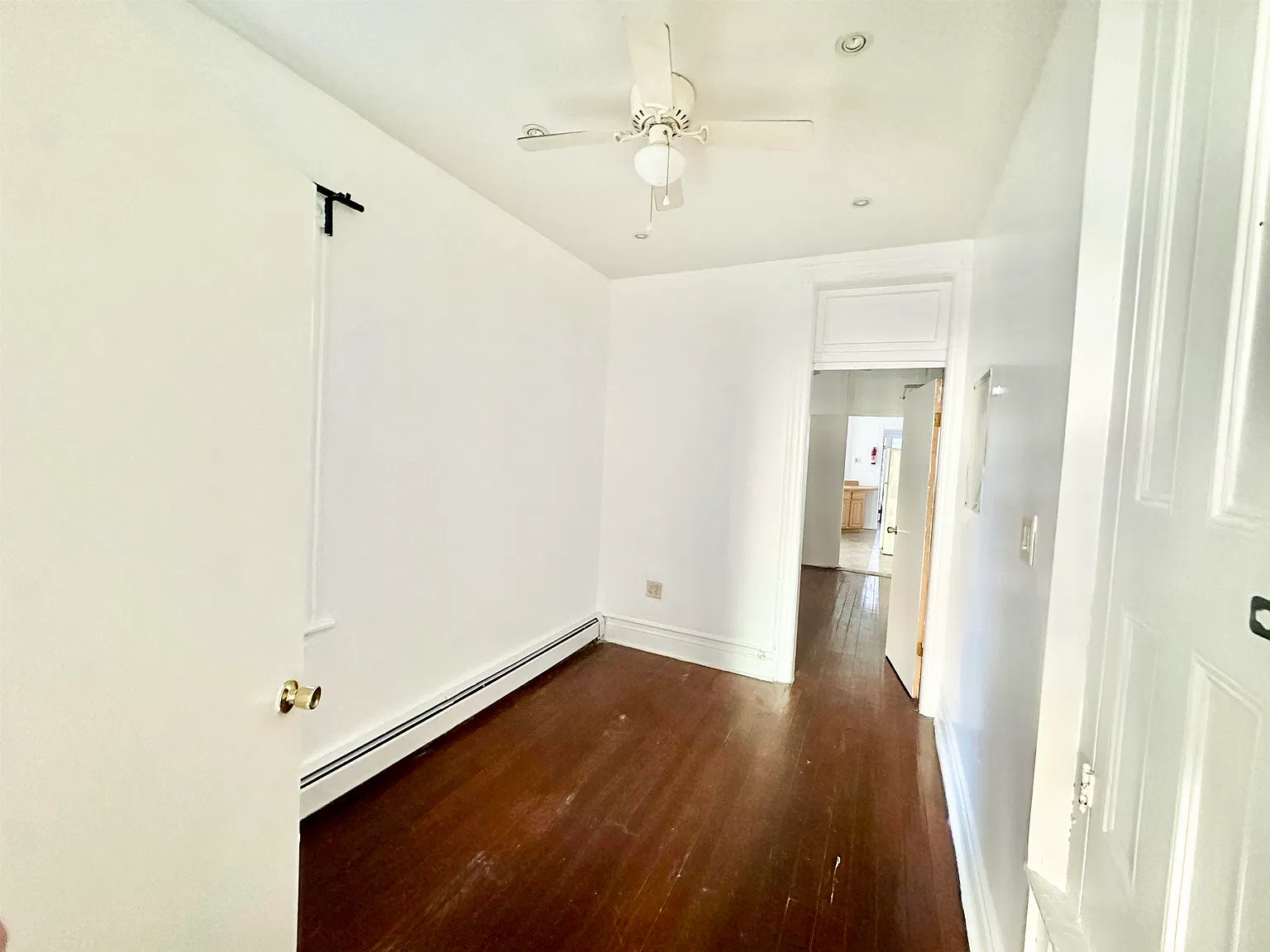 2 bed, 1.0 bath, 700 sqft, $2,300 — Photo 3