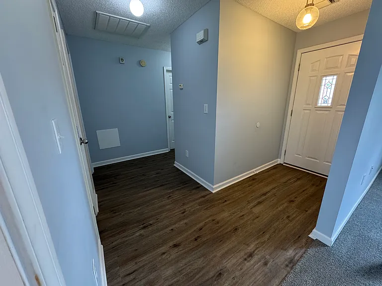 502 Dorothy Ct — Photo 3