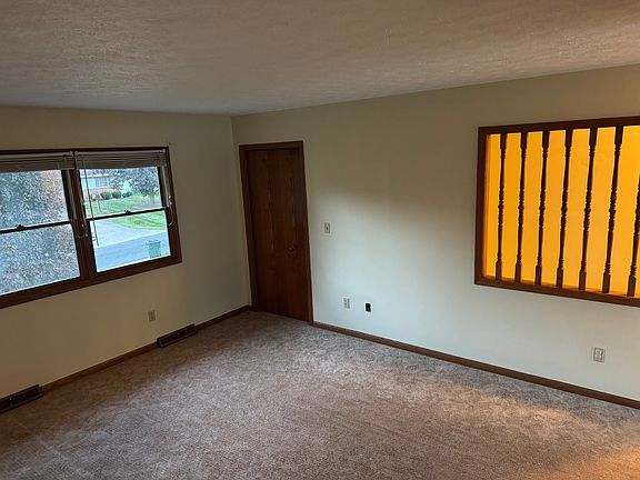 3rd image of 1335 Frank Dr #1