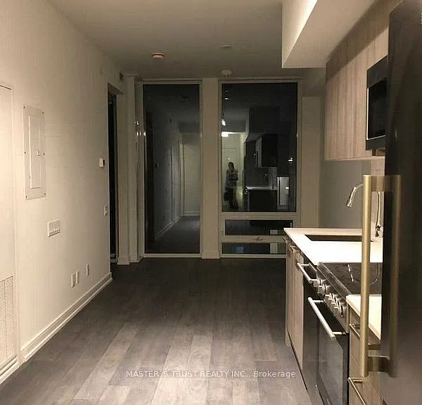 28 Wellesley St E #2205 — Photo 9