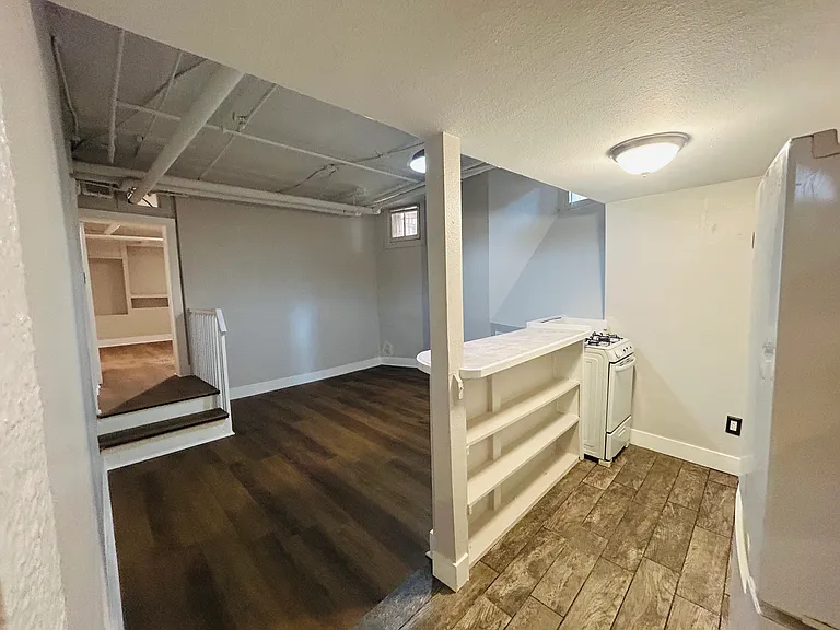 1109 N Emerson St #5 — Photo 9