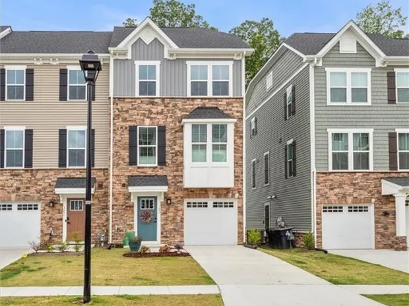 109 Big Woods Dr, Poquoson, VA 23662