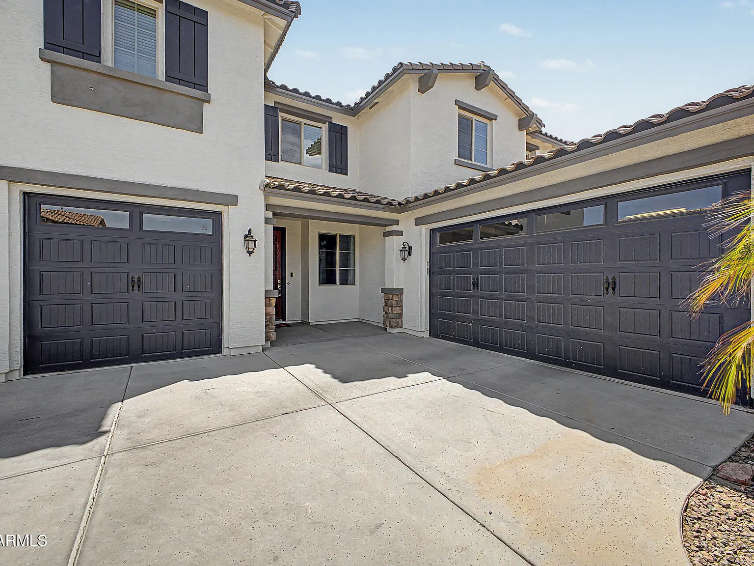 5 bed, 3.0 bath, 3292 sqft, $3,295 — Photo 3