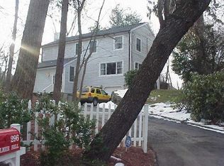 296 Palmer Hill Rd, Riverside, CT 06878