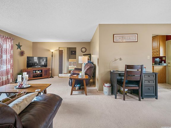 5th image of 2609 Overland Rd