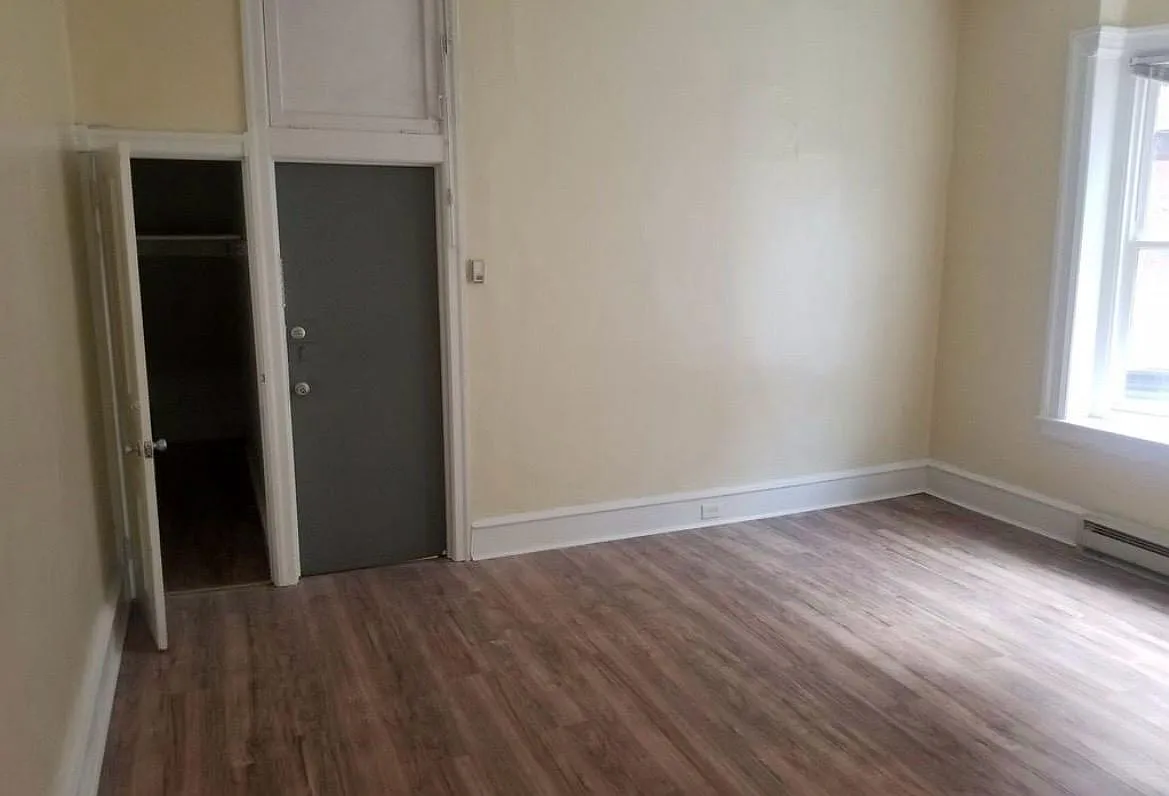 Studio, 650 sqft, $950 — Photo 2