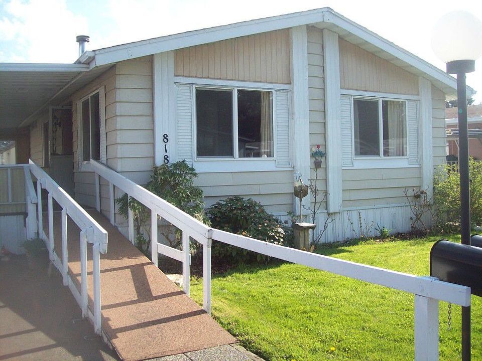 1st image of 818 Pine Dr