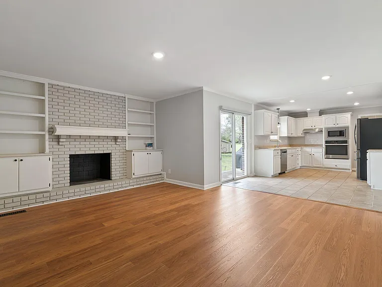 513 Meadowlark Ln — Photo 15