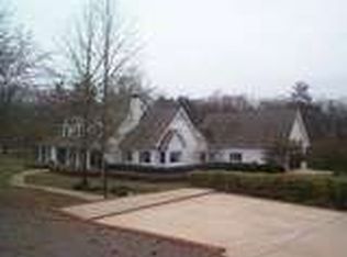 1091 Two Oaks Dr, Athens, GA 30606