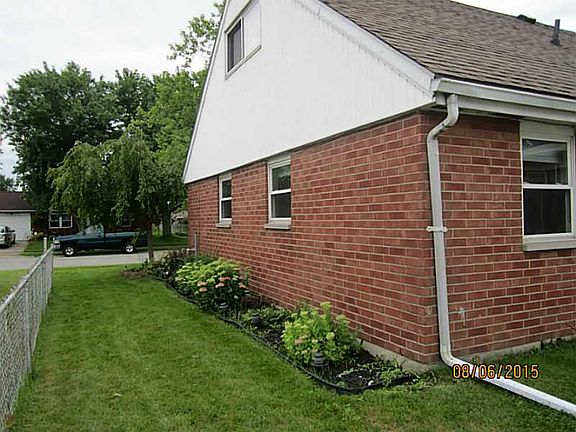 4th image of 1614 Holly Pl