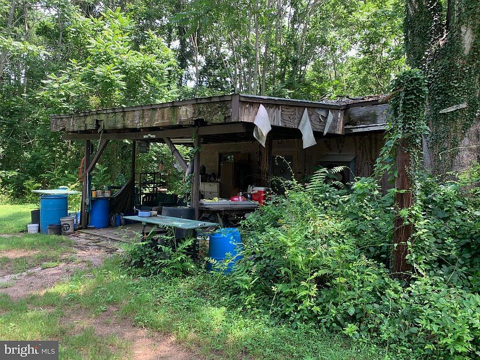 2nd image of 6180 Fenwick Rd
