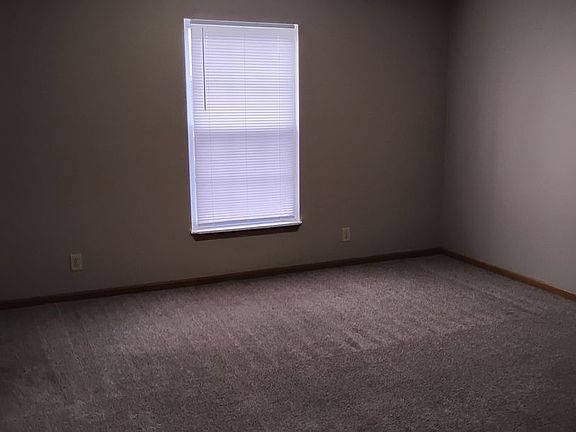 2nd image of 3916 Ledyard St