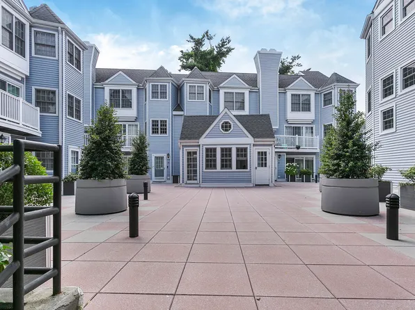 118 Grove Street APT 7, Stamford, CT 06901