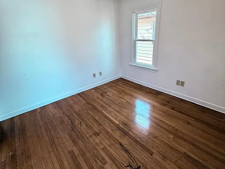 14221 Glenside Rd — Photo 23