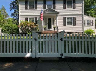 34 Linnet St, West Roxbury, MA 02132