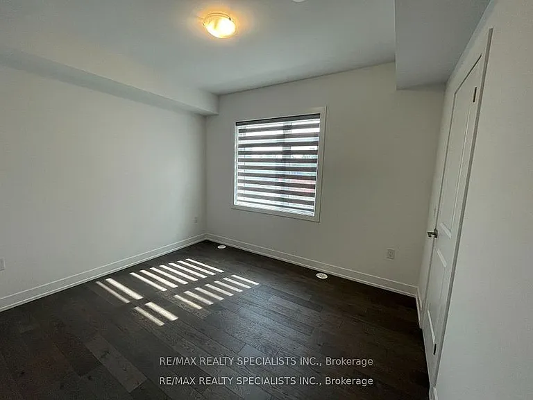 1095 Douglas McCurdy Cmn #157 — Photo 12