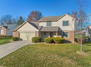 10310 Woods Edge Ln, Fort Wayne, IN 46804