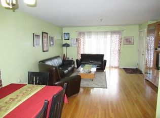 132 71st St #2, Guttenberg, NJ 07093