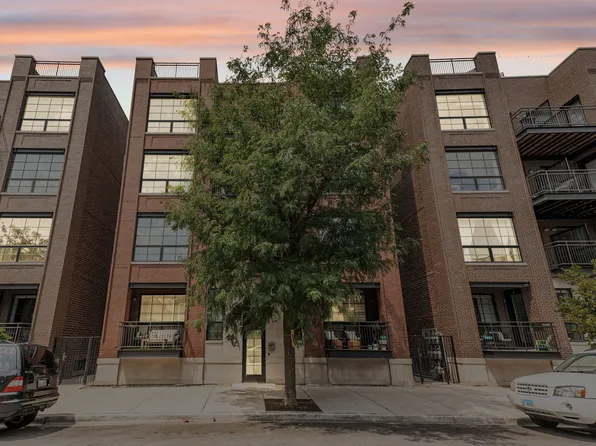 1232 N Bosworth Ave #302, Chicago, IL 60642