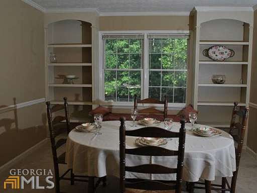 5th image of 255 Windsor Dr