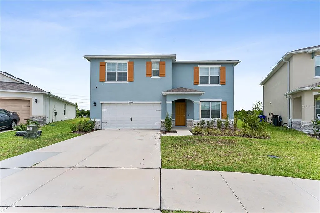 5 bed, 3.0 bath, 2670 sqft, $2,800 — Photo 2