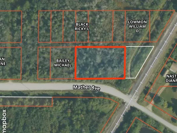 Mather Ave, Gladstone, MI 49837