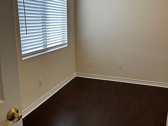 3rd image of 9201 Tobias Ave APT 4