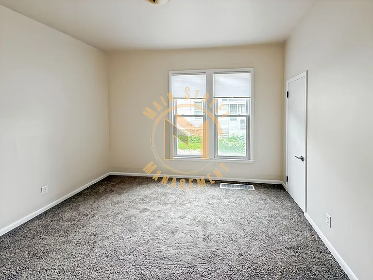 700 Merritt Ave — Photo 8