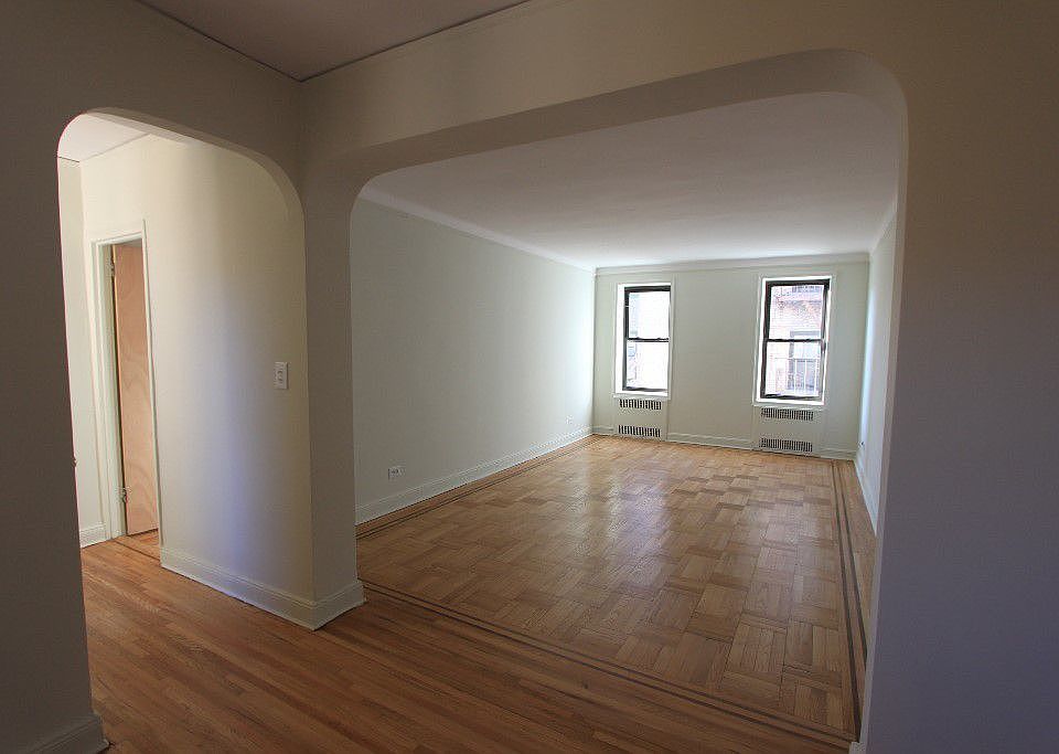1st image of 4112 41st St APT 4E