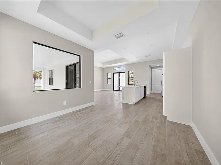 821 Moore Ave — Photo 21