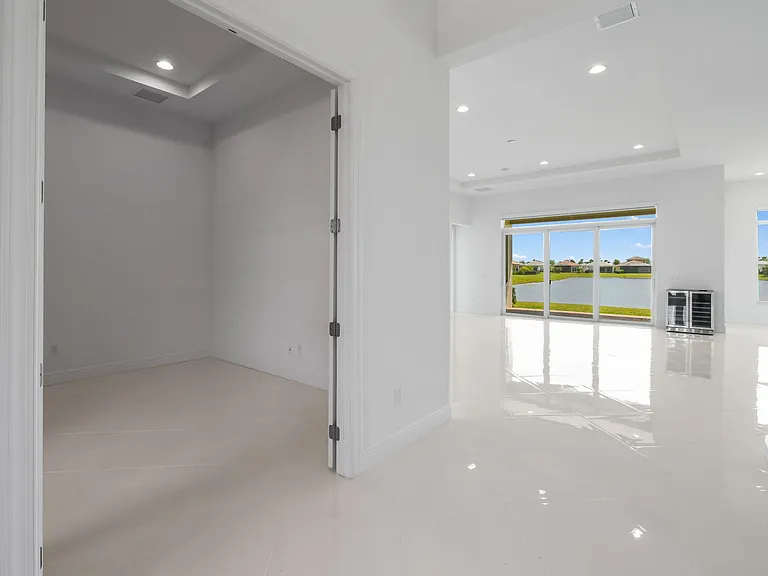 9019 SW Terzi Way — Photo 6