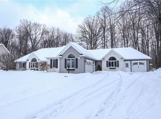 21 Woodrose Dr, Webster, NY 14580