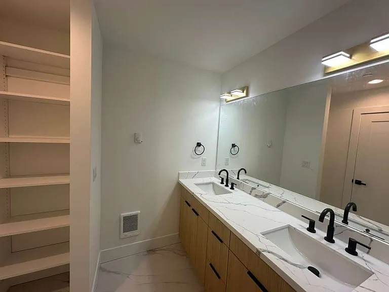 4318 SW Holly St — Photo 17