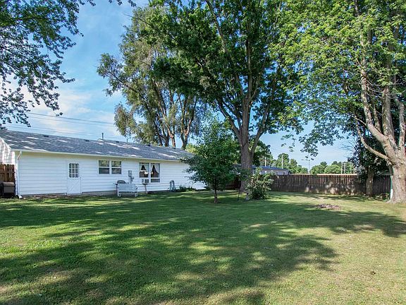 5th image of 1803 Dowling St
