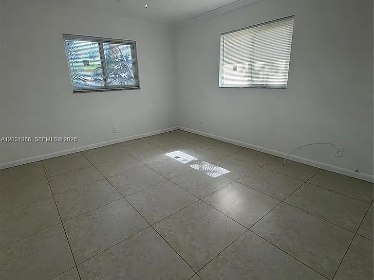 1831 SW 24th St #W — Photo 5
