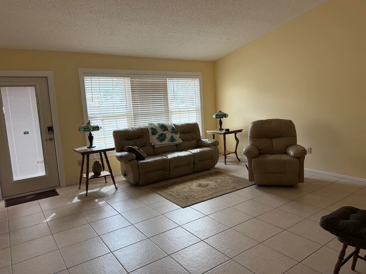 3 bed, 2.0 bath, 1494 sqft, $3,500 — Photo 3