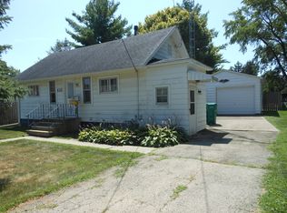 632 Archie Pl, Sycamore, IL 60178