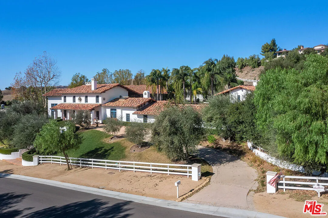 6 bed, 6.5 bath, 9402 sqft, $37,500 — Photo 3