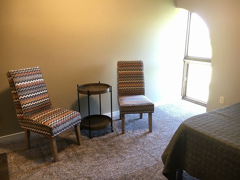 1st image of 104 N Krohn Pl #18