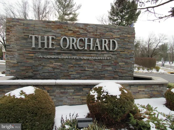 60 One Mile Rd #102-D, Cranbury, NJ 08512