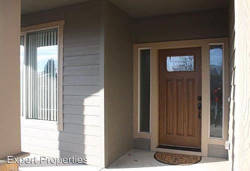 2nd image of 825 Oak Knoll Dr