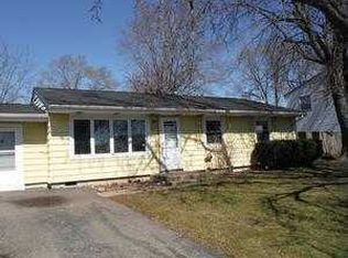 381 Briarwood Dr, Valparaiso, IN 46385